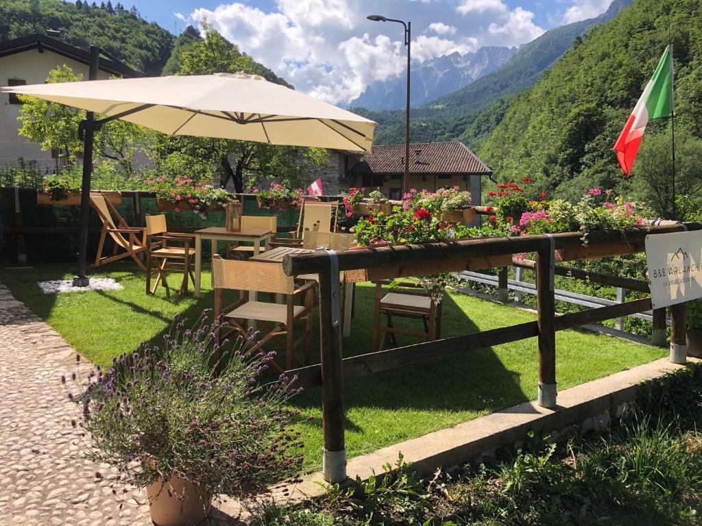 Nespecifikovaný výhled na hory nebo výhled na hory při pohledu z bed and breakfast