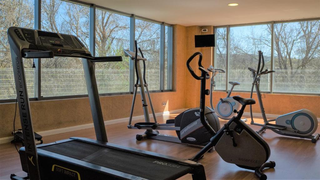 Fitness centrum a/nebo fitness zařízení v ubytování Alda El Espinar