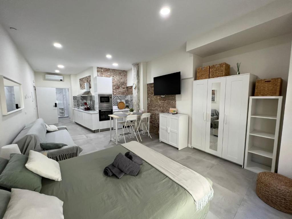 Precioso estudio en el centro de Málaga 1 - 4