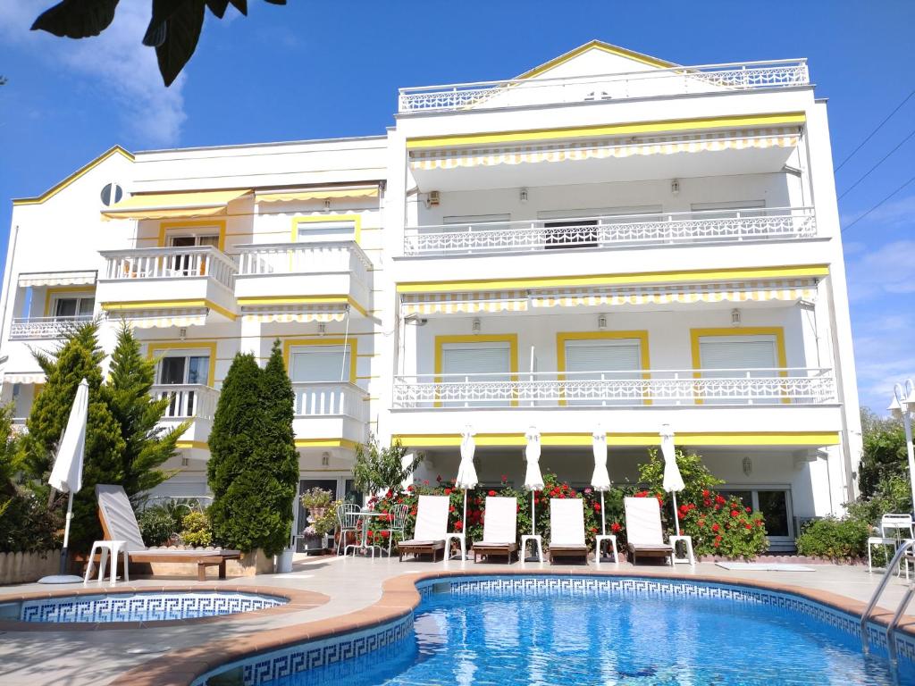 Πισίνα στο ή κοντά στο Ioli Luxury Suite