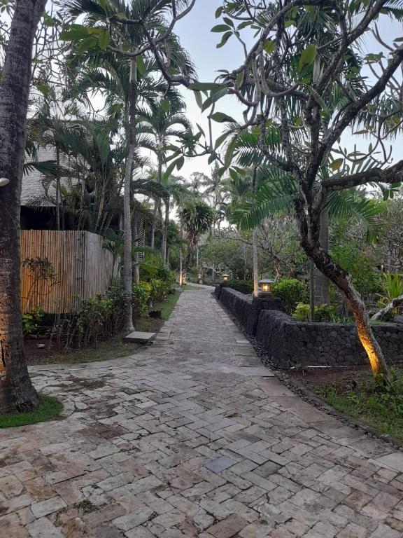 Zahrada ubytování The Royal Beach Seminyak Bali