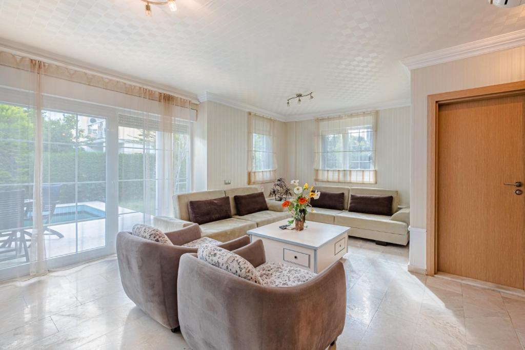 Luxury Private Villa With Pool and Garden in Serik