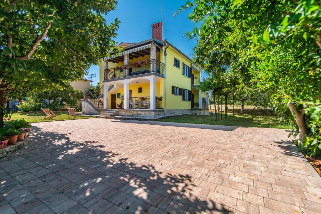 Villa Maria Nives