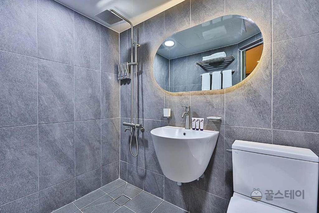 Koupelna v ubytování No25 Hotel Bupyeong