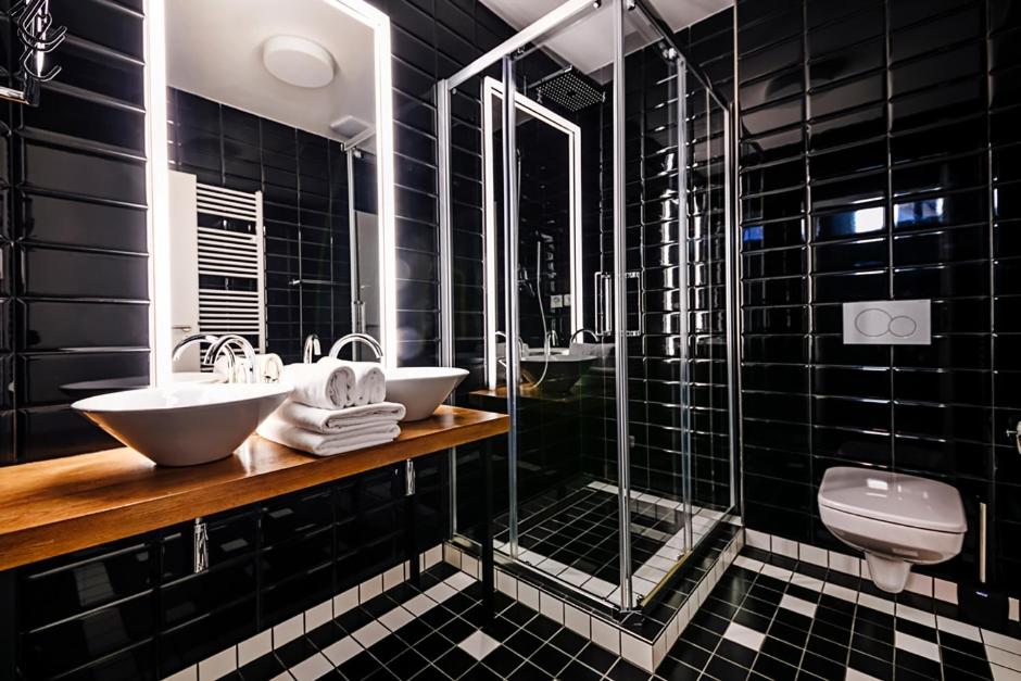 Anybody - Awarded love hotel - Resim 22