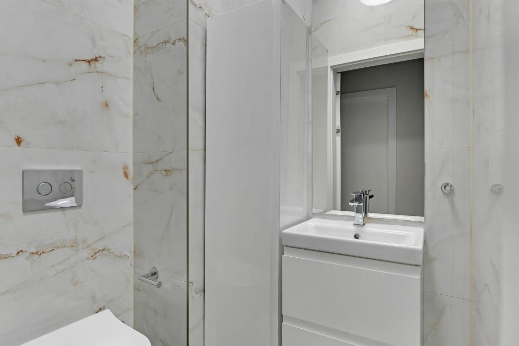 Blue Mandarin Riverside Premium Sauna & Gym - 11