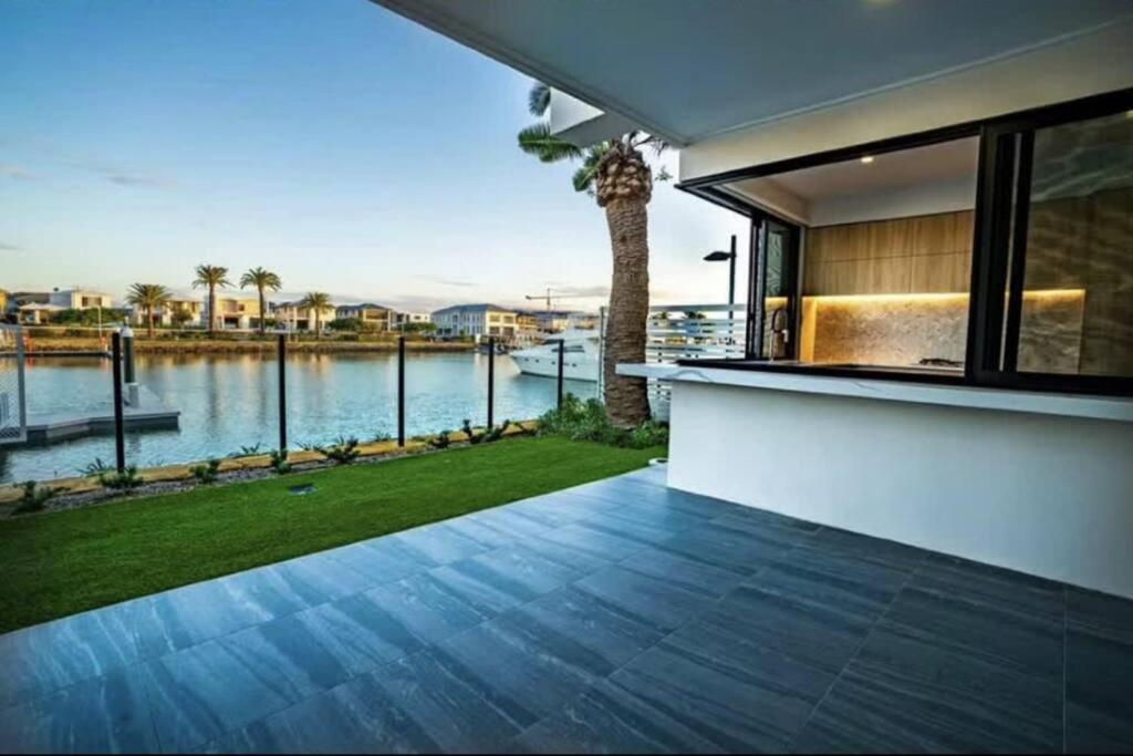 Water Front Serenity 3bed Villa Hope Island, Gold Coast Updated 2023