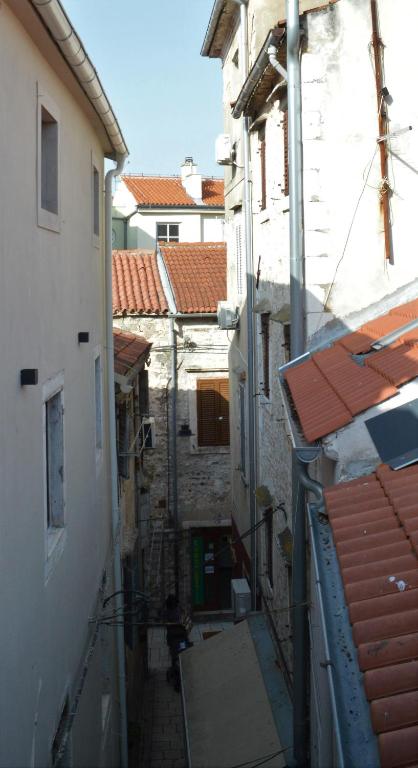 K rooms old town self check in - 3