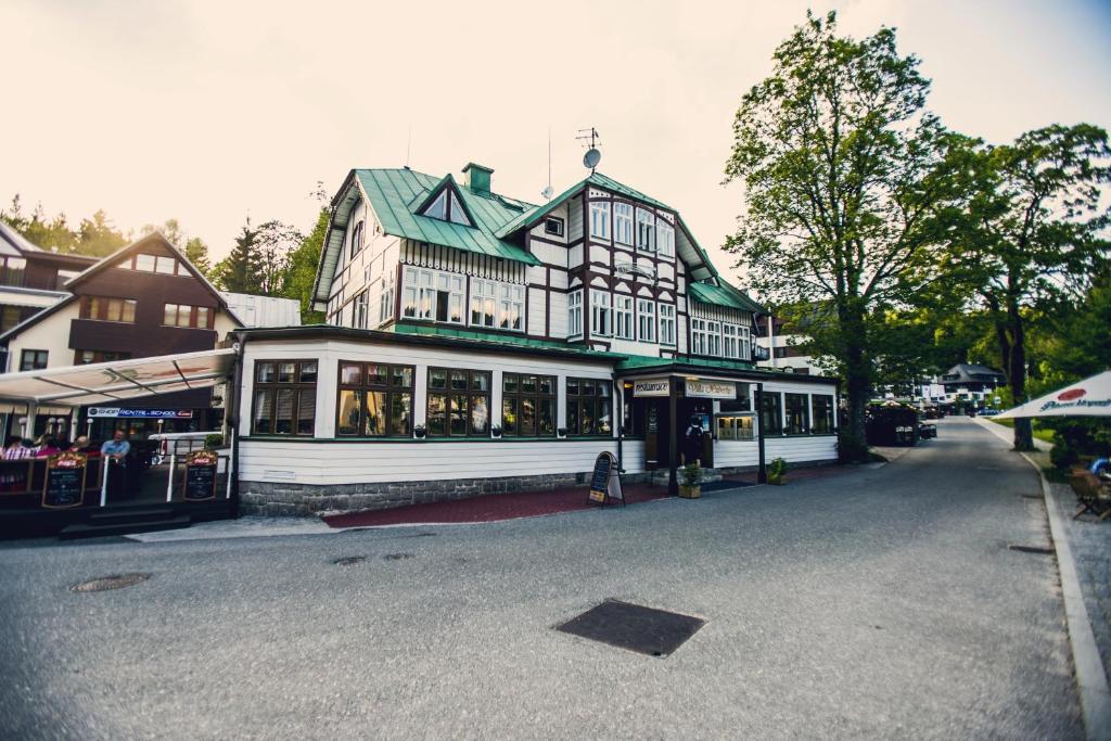 Budova, kde se hotel nachází
