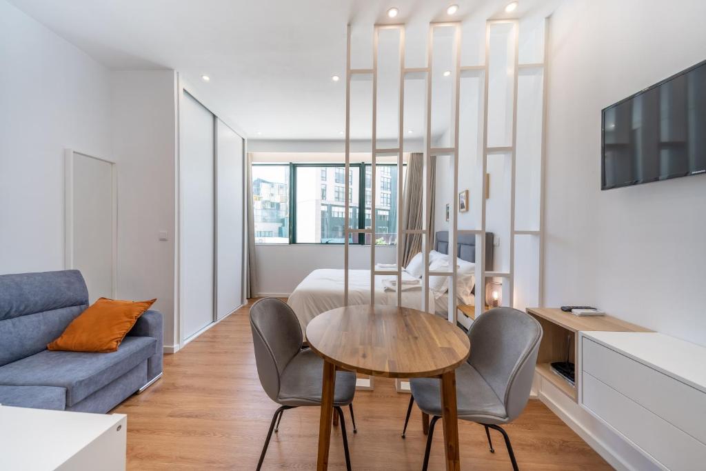Window to Porto by Amber Star Rent