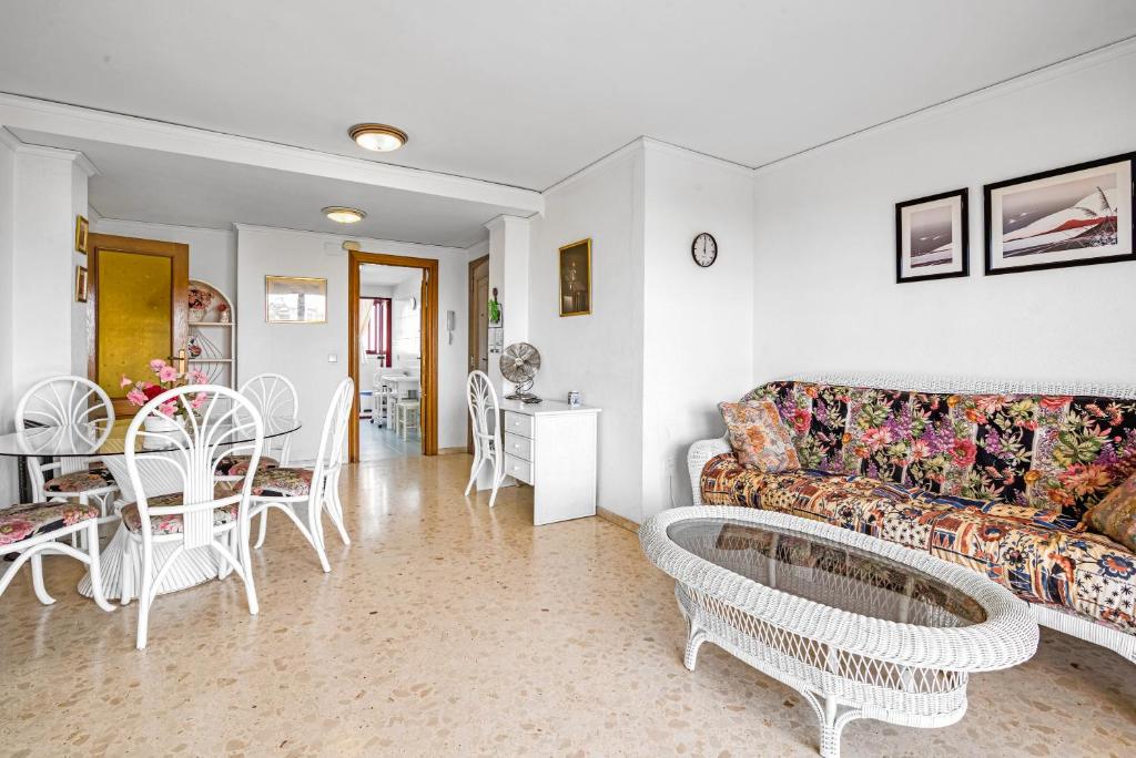 Holiday home La Mota beach, Playa de Gandia, Spain - Booking.com