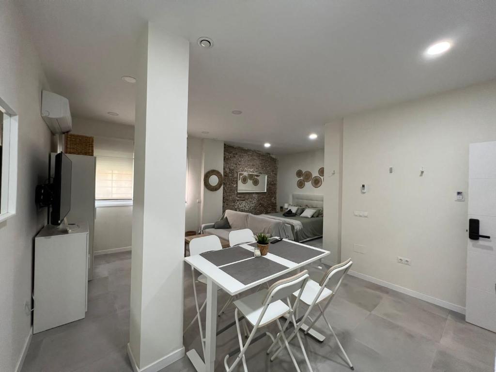 Estudio Trinidad Centro Málaga 2 - 17