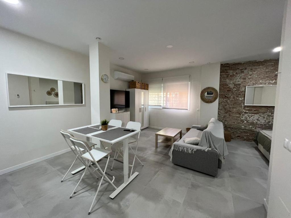 Estudio Trinidad Centro Málaga 2 - 14