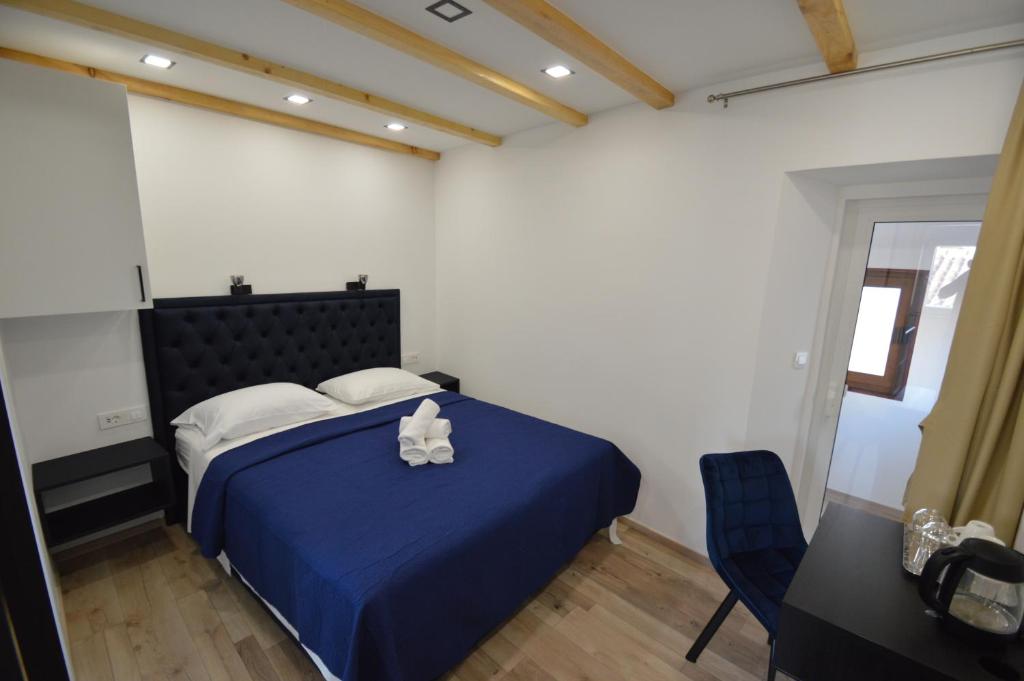 K rooms old town self check in - 6