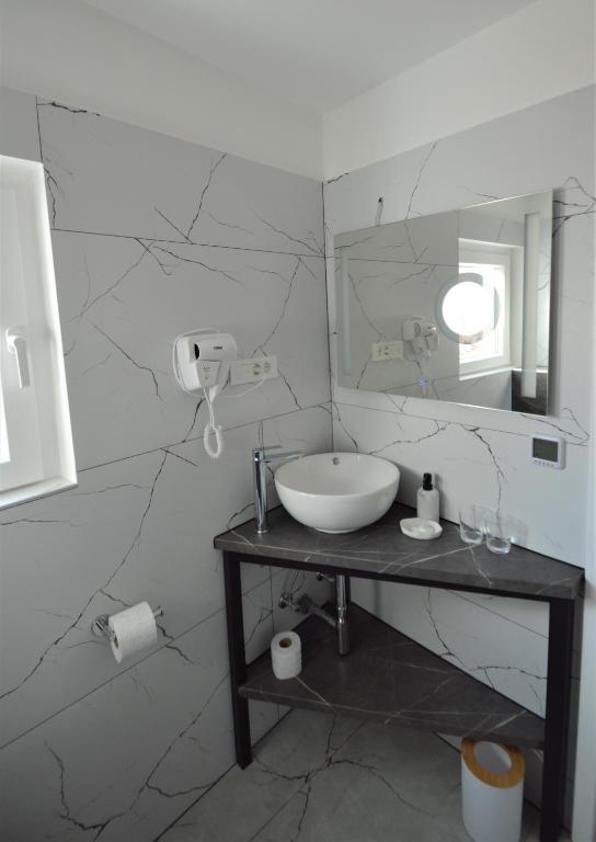 K rooms old town self check in - 13