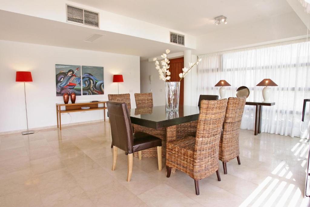 Top Salobre Villas by VillaGranCanaria - Three-Bedroom Villa