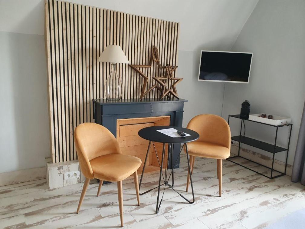La Roseraie - Double Room With Private Bathroom