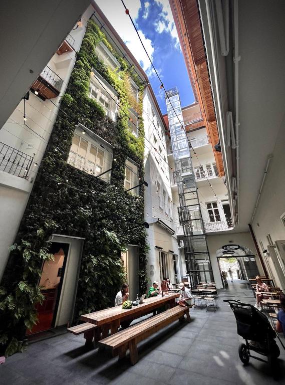 Anybody - Awarded love hotel - Resim 5