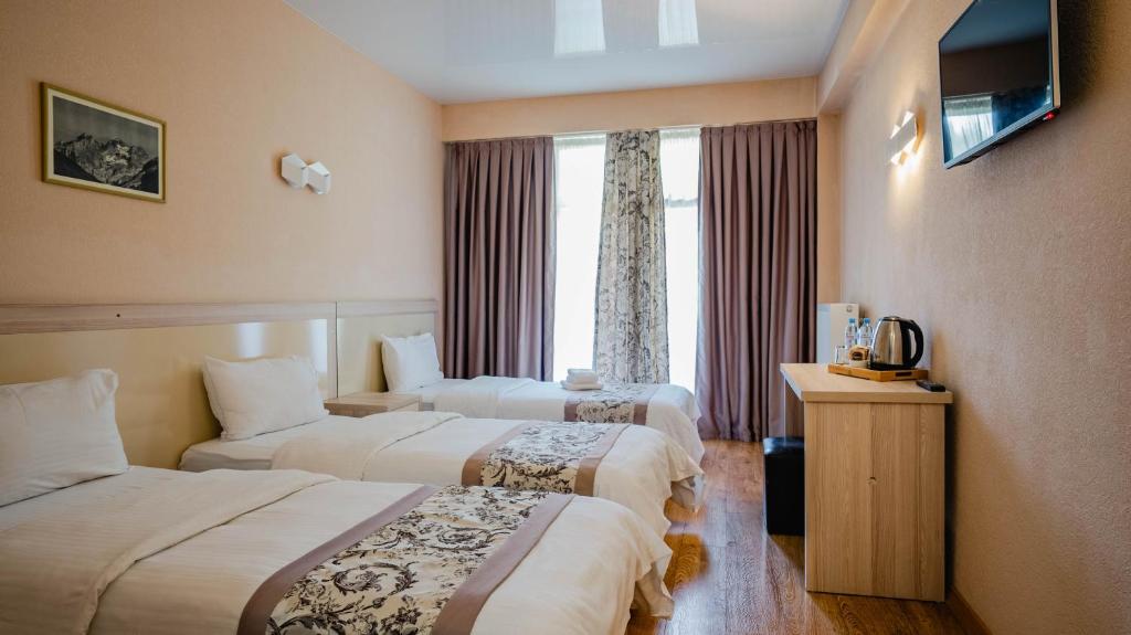 Gudauri Inn - Standard Triple Room