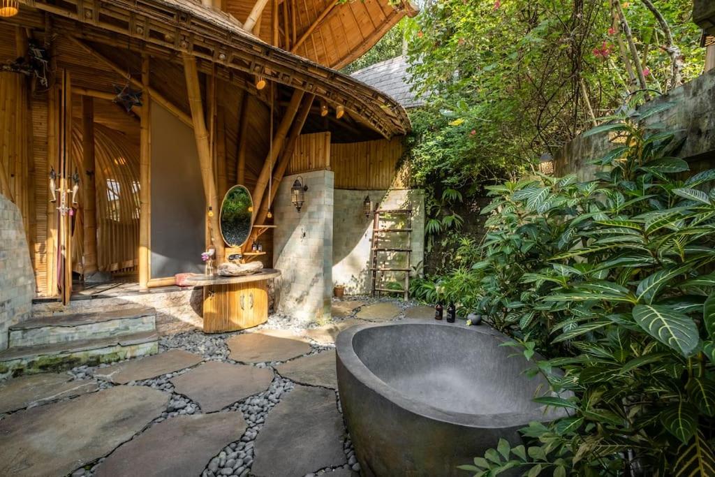 Giardino di Harmony House, Bamboo House with Pool view