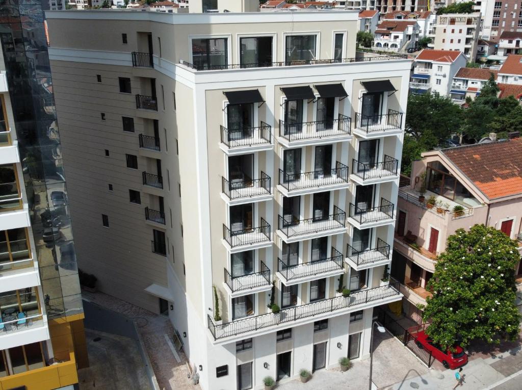 Budova, kde se aparthotel nachází