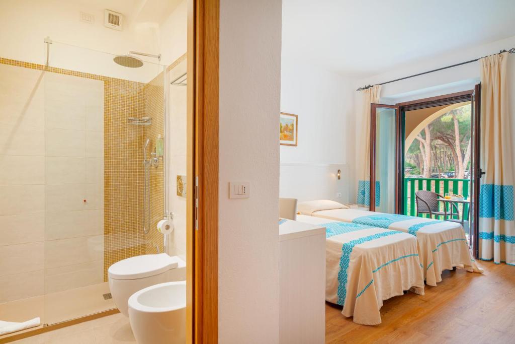 Hotel Dei Pini - Sala Familiar Con Vista Al Jardín