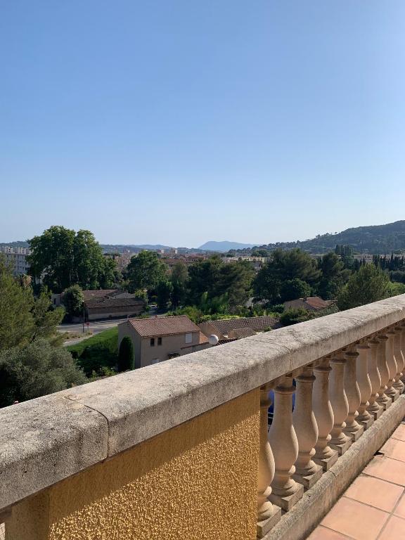 Balkon ili terasa u objektu Appartement haut de Villa