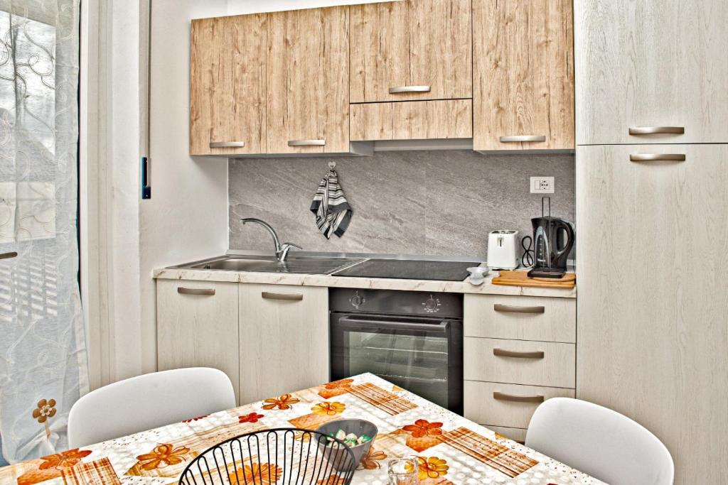 Kuchyň nebo kuchyňský kout v ubytování “villa Francesco”