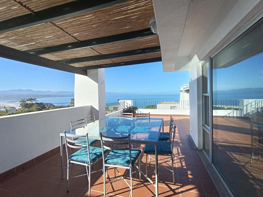 Hill House Holiday - Back-up Power Sea Views - Image 25