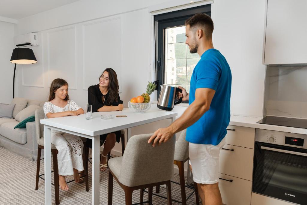 Kuchyň nebo kuchyňský kout v ubytování Kondo Hotel Allure
