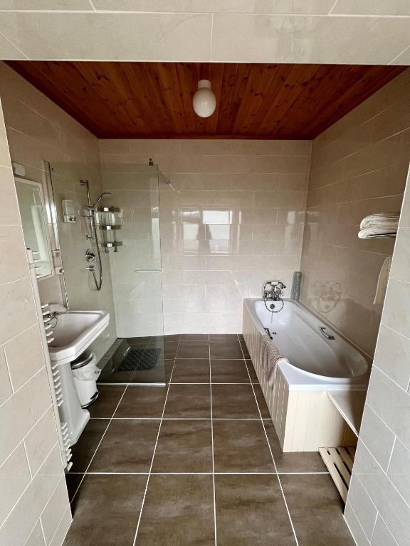 Vannituba majutusasutuses Faul House Accommodation