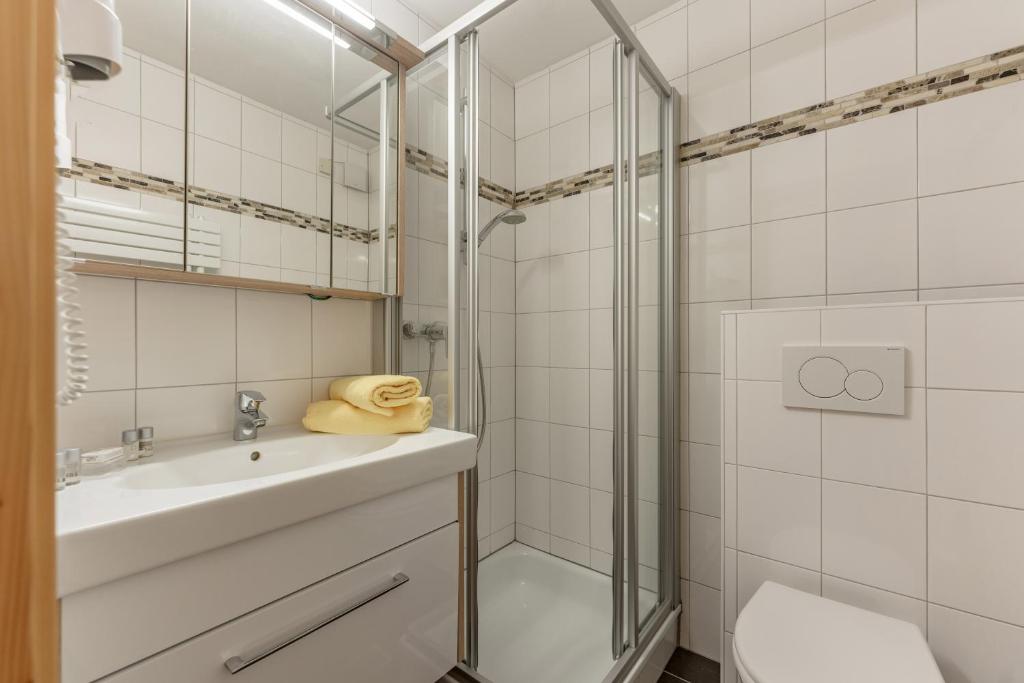 A bathroom at Apparthaus Taxegger