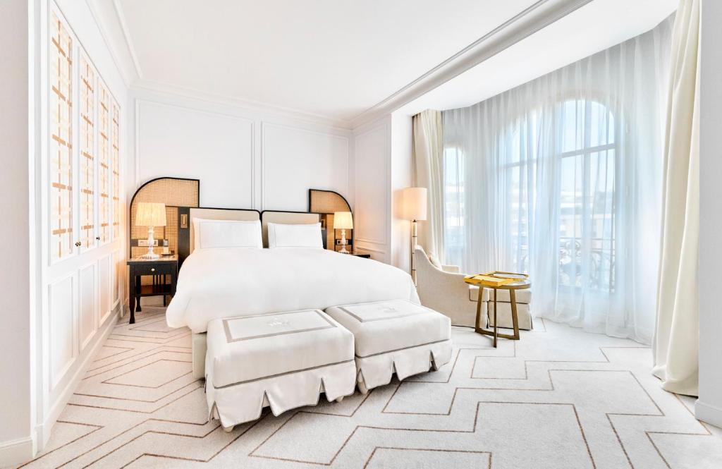 Premium King Room with City View