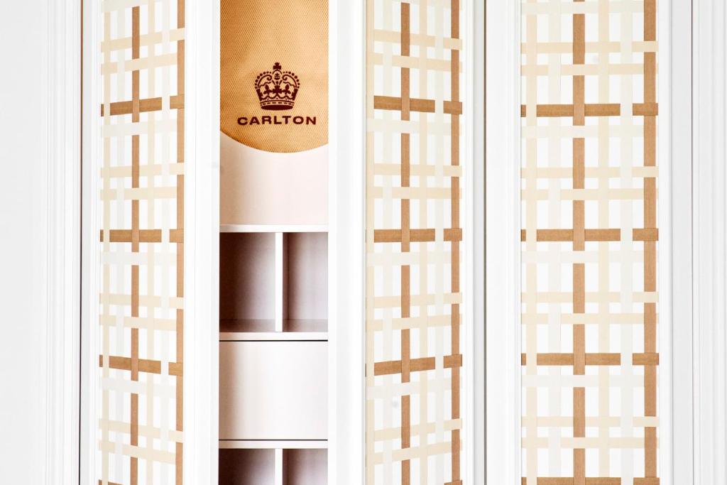 
Premium King Room with City View
