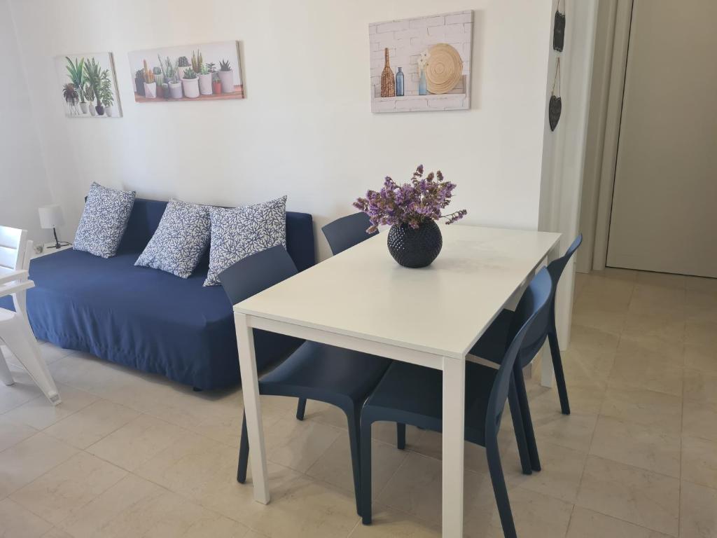 Posedenie v ubytovaní LA FINESTRA SUL MARE