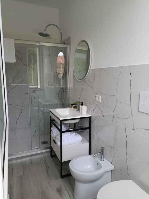 Corso Matteotti 162 - Affittacamere - Habitación Doble Con Balcón