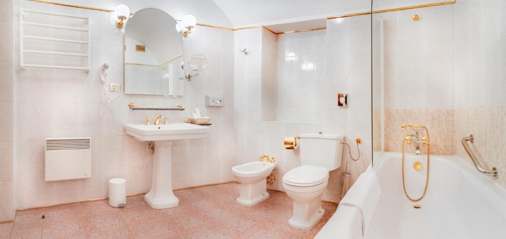 The King Charles - Resim 19