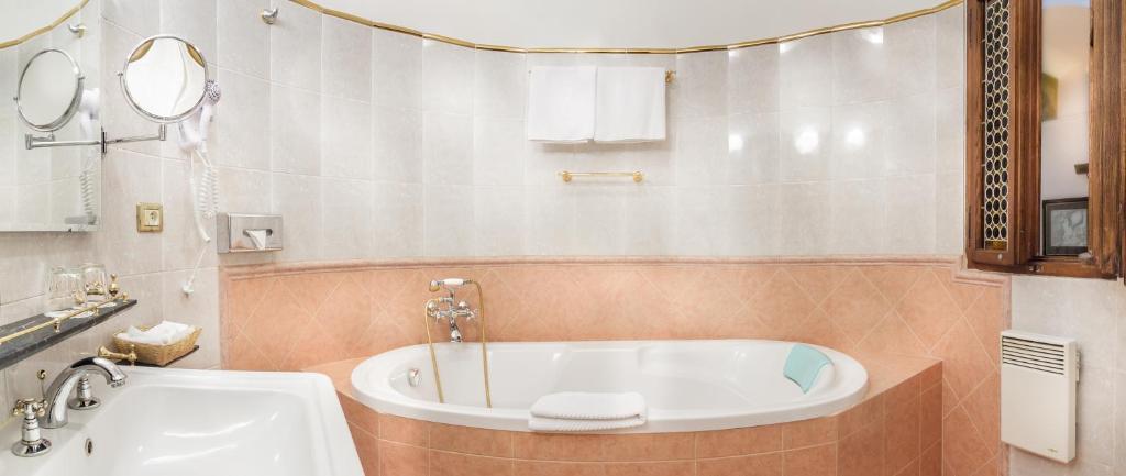 The King Charles - Resim 8