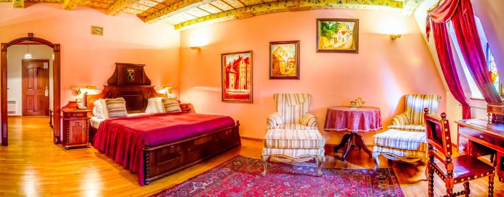 The King Charles - Resim 17