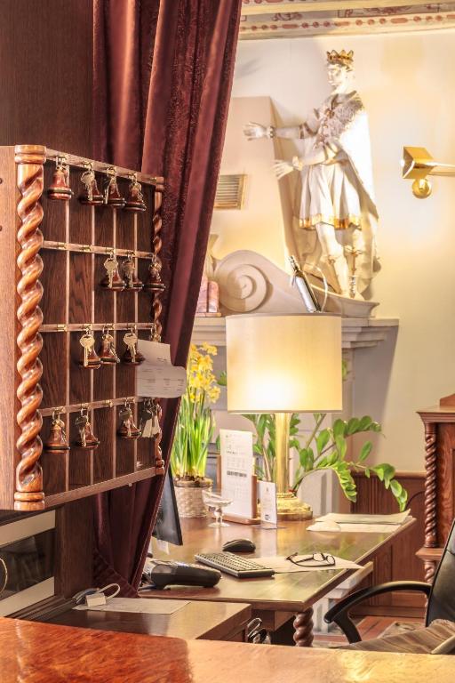 The King Charles - Resim 30