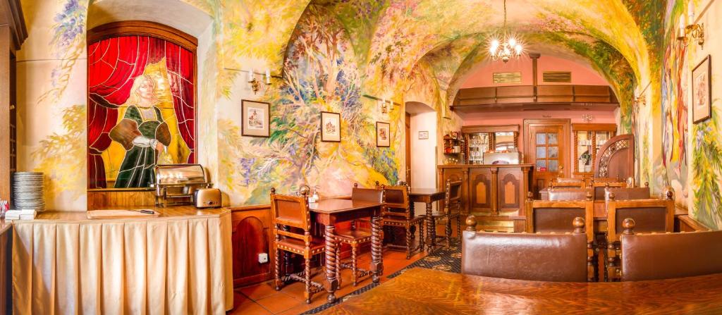 The King Charles - Resim 13