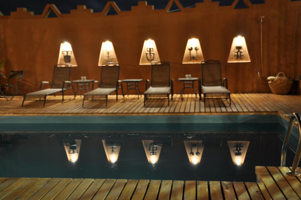 Bazén v ubytování Hoteles Pueblo de Tierra nebo v jeho okolí