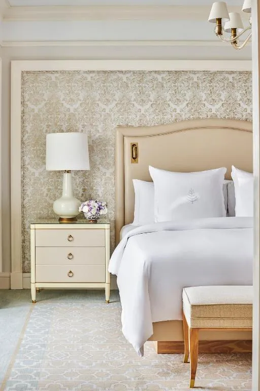 Premium Diplomatic Suite