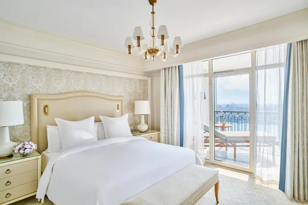 Premium Executive Suite