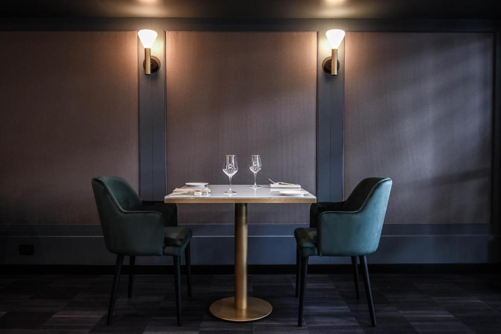 Sina De La Ville - Resim 18