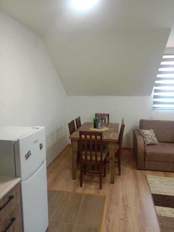 Kuchyň nebo kuchyňský kout v ubytování Vila Tutić Apartman 1 i Apartman 2