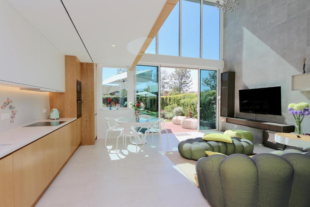 Villa Eve CleverDetails, Central Vilamoura, Luxury, Sleeps 4, located