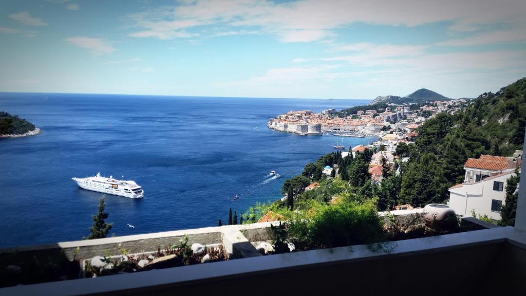 Blue Star Apartments - 6