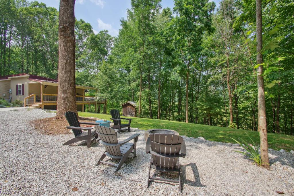 Amherst Vacation Rental with Fire Pit and EV Charger, Amherst (updated