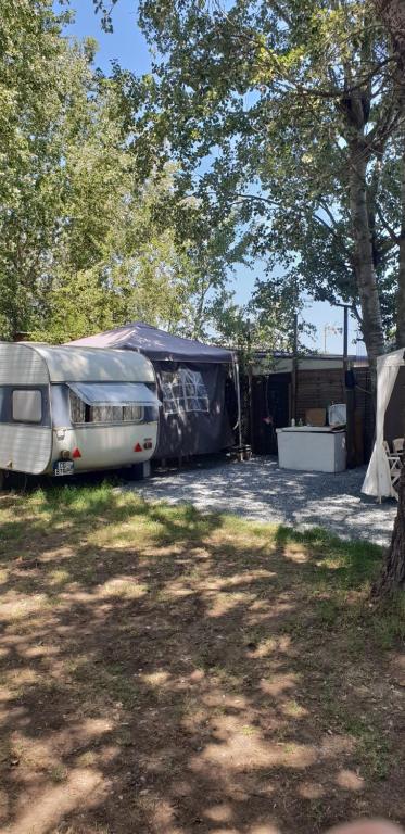 Fotografie z fotogalerie ubytování coté plage caravane front de mer v destinaci Vias